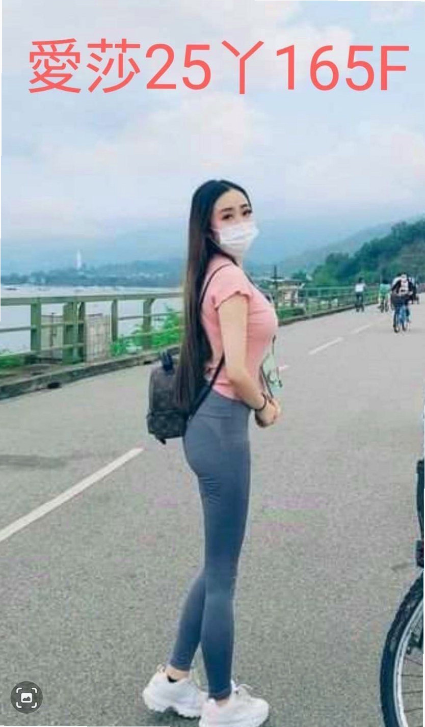 想找氣質秘書？推薦季情！中西外出，身高168cm，體重50kg，胸圍E罩杯，年齡24歲。巨乳會有一點點嬰兒肥 很好相處 很有親和力 不會擺臉色~ 選她就對了